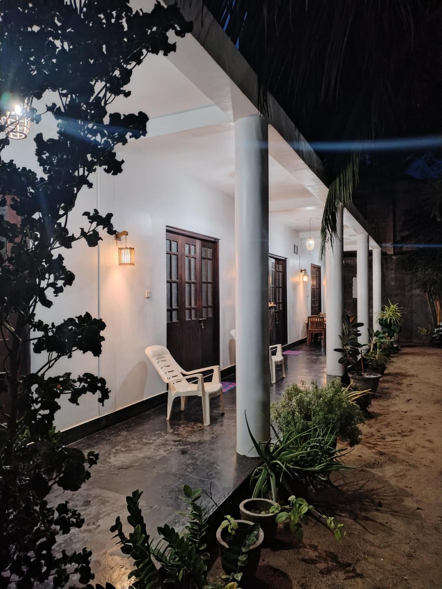 Leen Тангалла Экстерьер фото