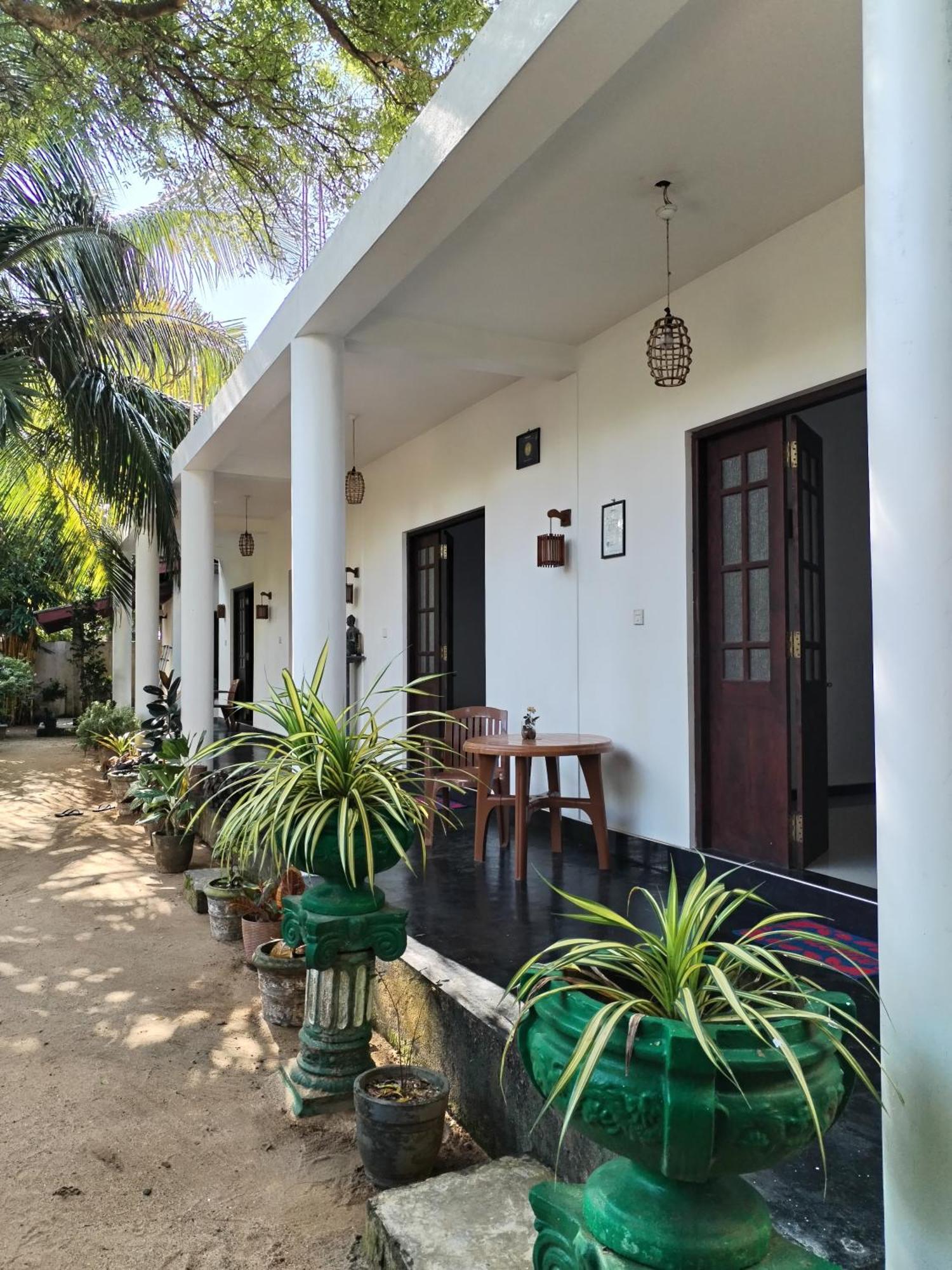 Leen Тангалла Экстерьер фото